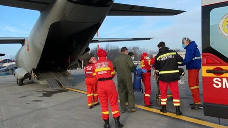 O pacientă din Vaslui cu arsuri pe 80% din corp, transportată de la Iaşi în Germania - VIDEO