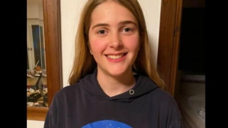 Fiica unui medic a realizat un video în care explică funcţionarea vaccinului COVID-19. Are 12 ani și clipul a ajuns viral