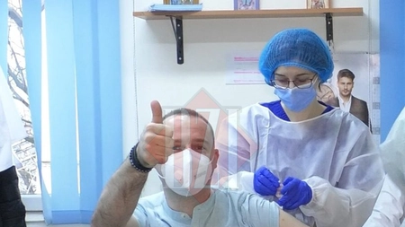 Dr. Florin Roşu, managerul Spitalului de Boli Infecţioase Iaşi și-a făcut a doua doză de vaccin împotriva COVID-19 - FOTO. VIDEO