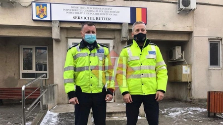 O tânără aflată în travaliu, ajutată de polițiștii rutieri să ajungă la maternitate. Povestea agenților care au însoțit până în fața spitalului BMW-ul în care se afla viitoarea mămică