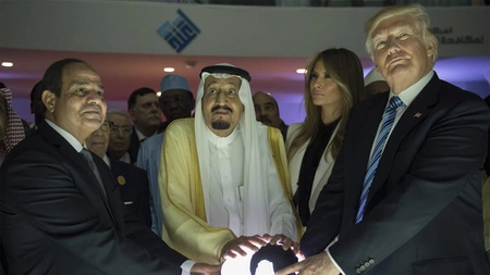 GALERIE FOTO cu cele mai controversate fotografii cu Donald Trump în mandatul de președinte al SUA
