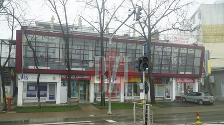 Cuibul politicienilor din Iași este scos la vânzare! Proprietarul din București scapă de etajul din clădirea centrală. Prețul este pe măsură