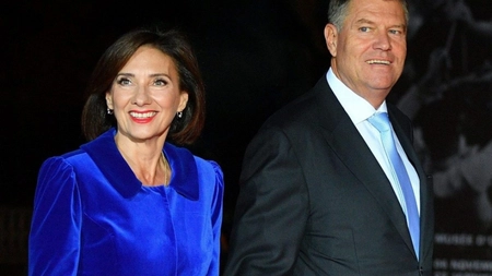 Câţi bani câştigă, de fapt, Carmen Iohannis. Prima Doamnă a ţării este profesoară la o şcoală din Sibiu