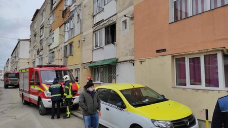 Caz şocant în Piatra Neamţ! Un bărbat s-a aruncat în aer cu tot cu copilul său. Explozie într-un apartament din municipiu! Reporterii BZI.RO au încercat să îl convingă pe bărbat să nu recurgă la acest gest