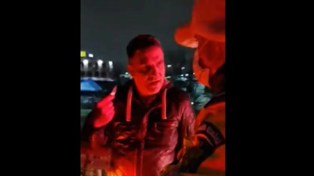 Conflict în mijlocul străzii între un bărbat și un om al legii! Ce a putut să facă un român din Anglia - VIDEO