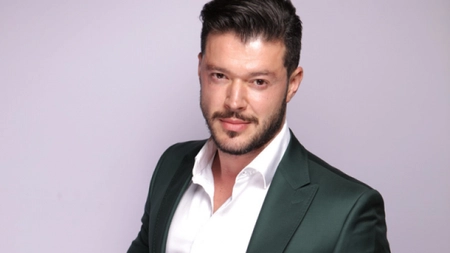 Cuplu nou în showbiz! Cu cine se iubește, de fapt, Victor Slav. A făcut publică prima imagine cu iubita. Detaliul controversat observat de fani