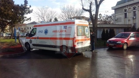 Tragedie la Primăria Iași! O persoană care aştepta la Taxe şi Impozite a decedat  EXCLUSIV FOTO