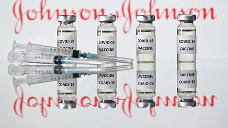 Vaccinul Johnson & Johnson împotriva COVID-19 a fost aprobat în SUA! Pentru imunitate este necesară o singură administrare