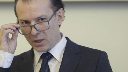 Un fost ministru critică Guvernul Florin Cîțu pentru tăierea voucherelor de vacanță: „Vrea să dea lovitura de graţie industriei turistice”