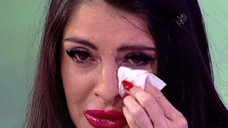 Gabriela Cristoiu a fost bătută şi sechestrată de iubitul ei. „M-am trezit bătută”