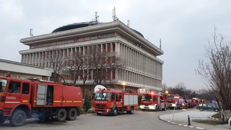 Incendiu la Universitatea Politehnică din București! Flăcările au cuprins subsolul clădirii rectoratului