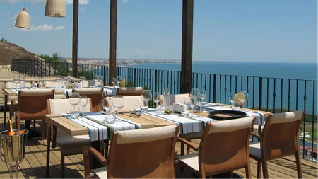 Veste bună pentru turiști. Bulgaria va redeschide restaurantele în martie şi cluburile de noapte în aprilie