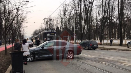 Accident rutier în Copou! Au fost implicate mai multe maşini iar traficul este blocat - EXCLUSIV, UPDATE