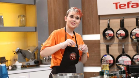 Andreea Climatiano i-a lăsat fără cuvinte pe chefi! Povestea tinerei e demnă de un film
