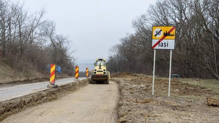 După ani întregi de chin pentru șoferi, cel mai prost drum de la intrarea în Iași se repară! Până la începutul verii, ruta Breazu - Copou ar trebui să arate ca la carte!