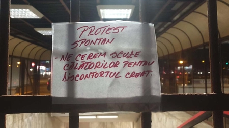 Toată circulaţia de la Metroul din București este blocată din cauza unui protest spontan