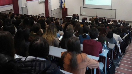 Oferta primăverii! Cursuri de limbi străine, organizate de Universitatea 