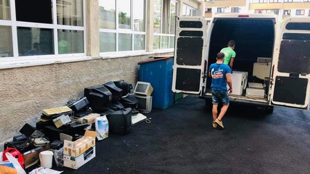 Salubris demarează o nouă campanie de reciclare a deșeurilor electrice și electronice! Ieșenii sunt răsplătiți cu premii instant când merg să recicleze