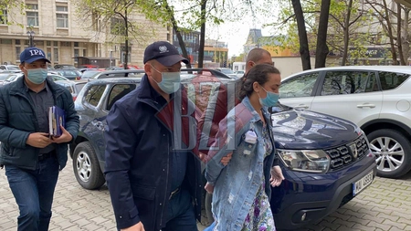 Tânăra care s-a dat drept asistentă medicală pentru a fura câteva mii de lei de la un bătrân a fost arestată! Paștele îl va petrece după gratii pentru fapta sa