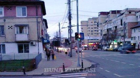 Scandal uriaş în plină zi în Iași! Mai mulţi rromi s-au luat la bătaie în mijlocul străzii! Oamenii legii i-au reținut  - EXCLUSIV