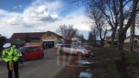Accident rutier în comuna Miroslava. Coliziune puternică între două autoturisme. Cinci persoane au fost rănite - EXCLUSIV, FOTO, UPDATE