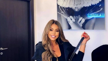 Ana Maria Mocanu este însărcinată la doar patru luni după ce s-a despărţit de Rareş. Fosta asistentă TV s-a dat de gol