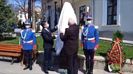 Bustul lui Octavian Goga ridicat la Iași - LIVE VIDEO