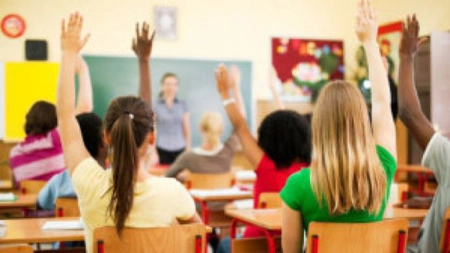 S-a propus un sistem de feedback elevi-profesori la finalul fiecărui semestru