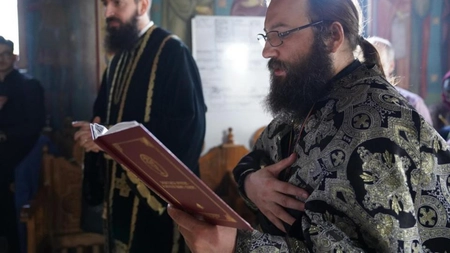 Părintele Damaschin din Iași a primit cea mai mare distincție a Bisericii Ortodoxe Române! Înaltpreasfințitul Părinte Teofan i-a oferit '' Crucea Patriarhală''