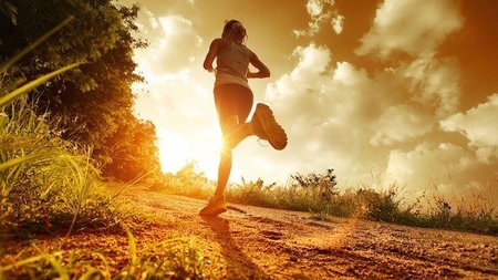 Pacienţii infectaţi cu Covid -19 care nu fac sport, mai predispuși la deces faţă de cei care nu sunt sedentari