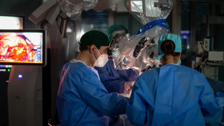 O elevă cu o tumoră extrem de rară a fost salvată! Operație cu succes a specialiștilor neurochirurgi de la Spitalul Clinic de Urgență „Prof. Dr. N. Oblu” Iași - Galerie Foto