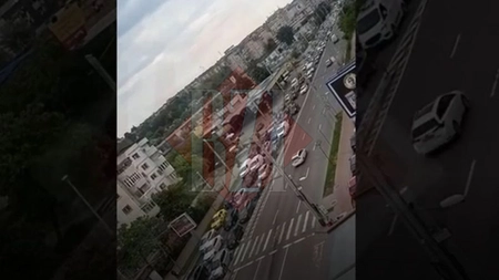 Coadă uriaşă de autoturisme la ieşire din Păcurari. Nervi întinşi la maximum pentru şoferi - VIDEO