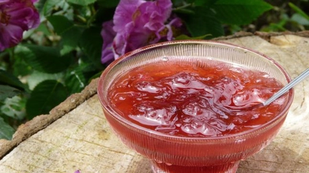 Rețetă de dulceață de trandafiri fără conservanți. Cum se face la rece