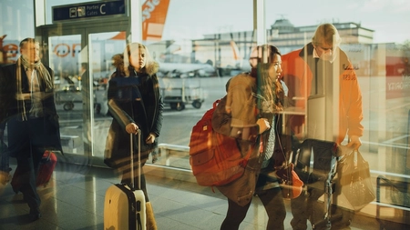 Lista țărilor în care românii vaccinați pot călători fără nicio restricție. România nu primește turiști din Anglia sau Statele Unite
