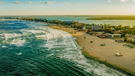 Stațiunile Mamaia, Eforie Nord şi Costineşti, în topul destinaţiilor căutate de români pentru concediul din vară