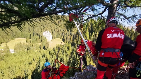 Un bărbat de 55 de ani din Neamț a decedat, după ce a căzut de pe munte