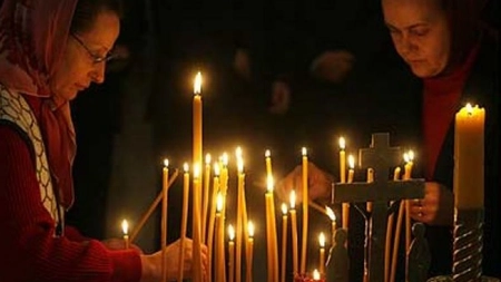 Acatistul Sf Împărați Constantin și Elena și tradiția bujorilor din ajunul sărbătorii
