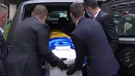 Când şi unde va fi înmormântat marele actor Ion Dichiseanu. Cei ce l-au iubit îşi pot lua rămas bun de la maestru la Teatrul Nottara. Sicriul a fost înfășurat în tricolor - FOTO, VIDEO