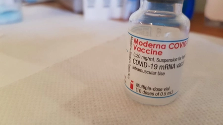 Vaccinul Moderna, extrem de eficient la adolescenții între 12 și 17 ani