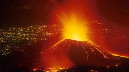 Vulcanul Etna a erupt din nou! Iată imaginile spectaculoase cu cel mai activ vulcan din Europa - VIDEO