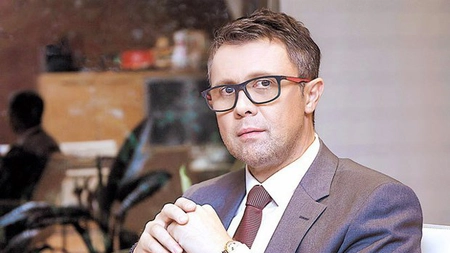 Patronul imperiului Altex are o relație secretă cu o studentă la ASE! Cei doi au fost surprinși în ipostaze tandre