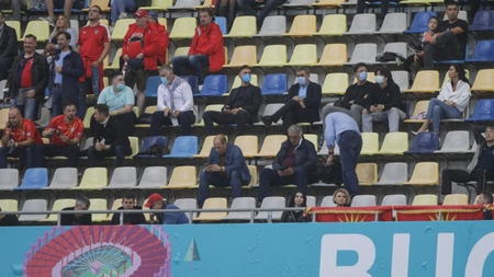 Gică Hagi, Gică Popescu și Dorinel Munteanu, trimiși la tribuna a II-a pentru a le face loc unor politicieni, la EURO 2020