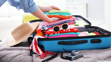 Cum faci lista de bagaj pentru vacanță? Ponturi de la Corina Caragea