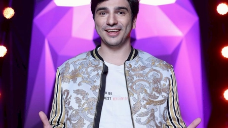 Alex Bogdan este noua vedetă Pro TV. Va fi unul dintre detectivii de la Masked Singer, alături de Horia Brenciu