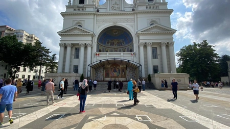 Creștinii-ortodocși sărbătoresc astăzi, 21 iunie 2021, Sfânta Treime. Aceasta este închinată Tatălui, Fiului și Sfântul Duh - FOTO