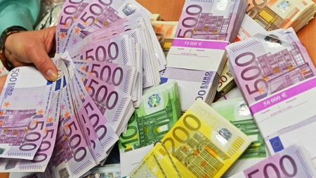 Guvernul Florin Cîțu ar fi ascuns date financiare extrem de importante! Fiecare român este dator cu mii de euro după ce PNL-USR-PLUS-UDMR a împrumutat pe bandă rulantă