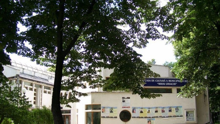 Casa de Cultură ”Mihai Ursachi” a Municipiului Iași organizează, în perioada 15 iulie – 08 august, expoziția ”Valeriu Gonceariuc. 80 de ani de viață. 50 de ani de creație”