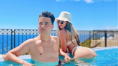 Selly și iubita sa, vacanță de lux în Franța! Vloggerul nu se uită la bani când e vorba de Smaranda