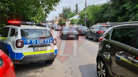 Atenţie la neatenţie! Un bărbat din Iași care traversa prin loc nepermis a fost acroşat de un autoturism - EXCLUSIV/GALERIE FOTO