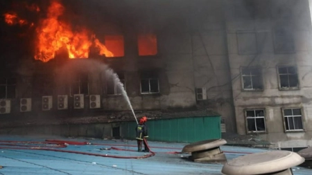 Incendiu puternic la o fabrică din Bangladesh. Peste 50 de morţi şi 30 de răniţi - FOTO, VIDEO